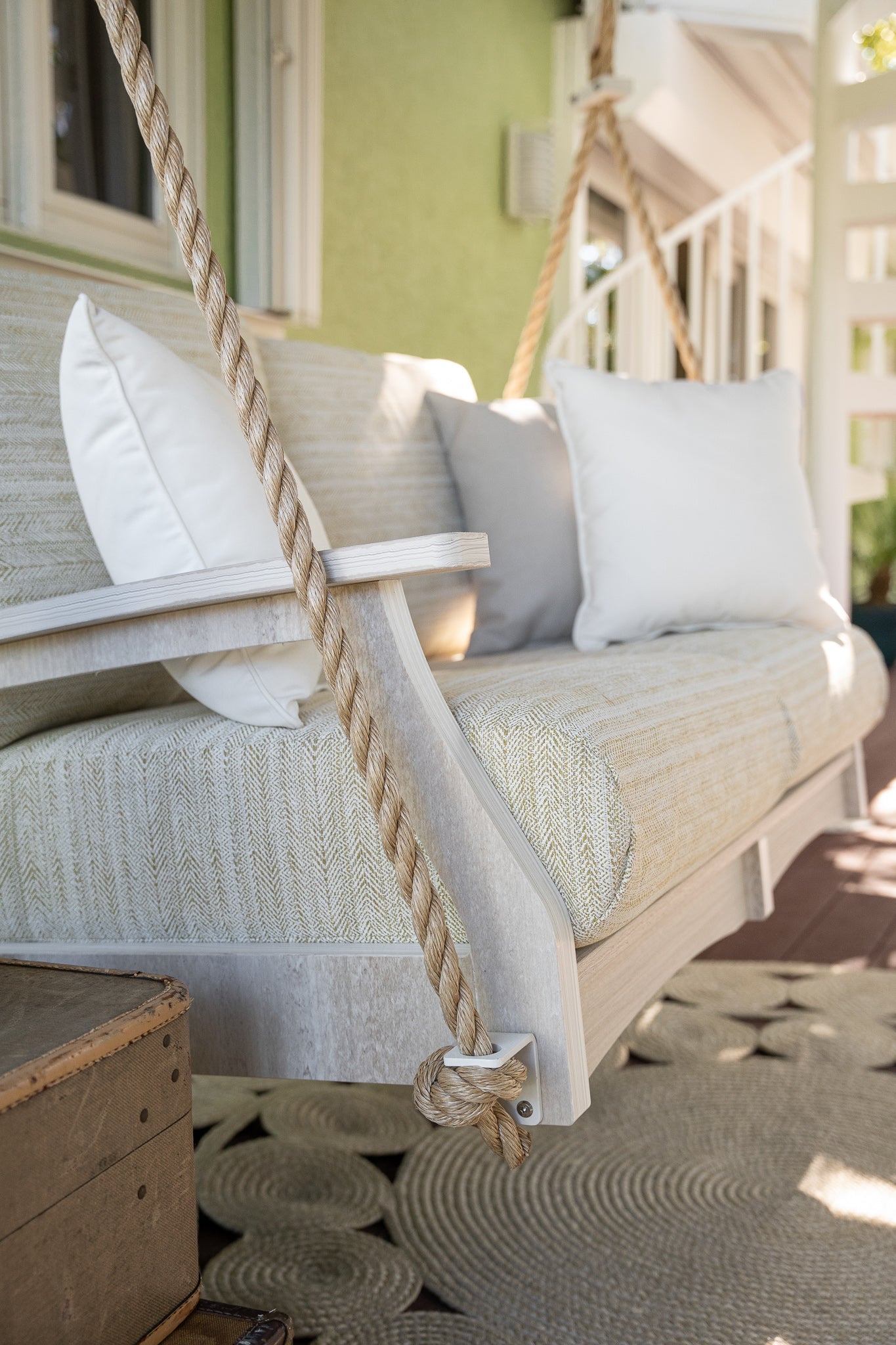 Berlin Gardens Classic Terrace Loveseat Swing