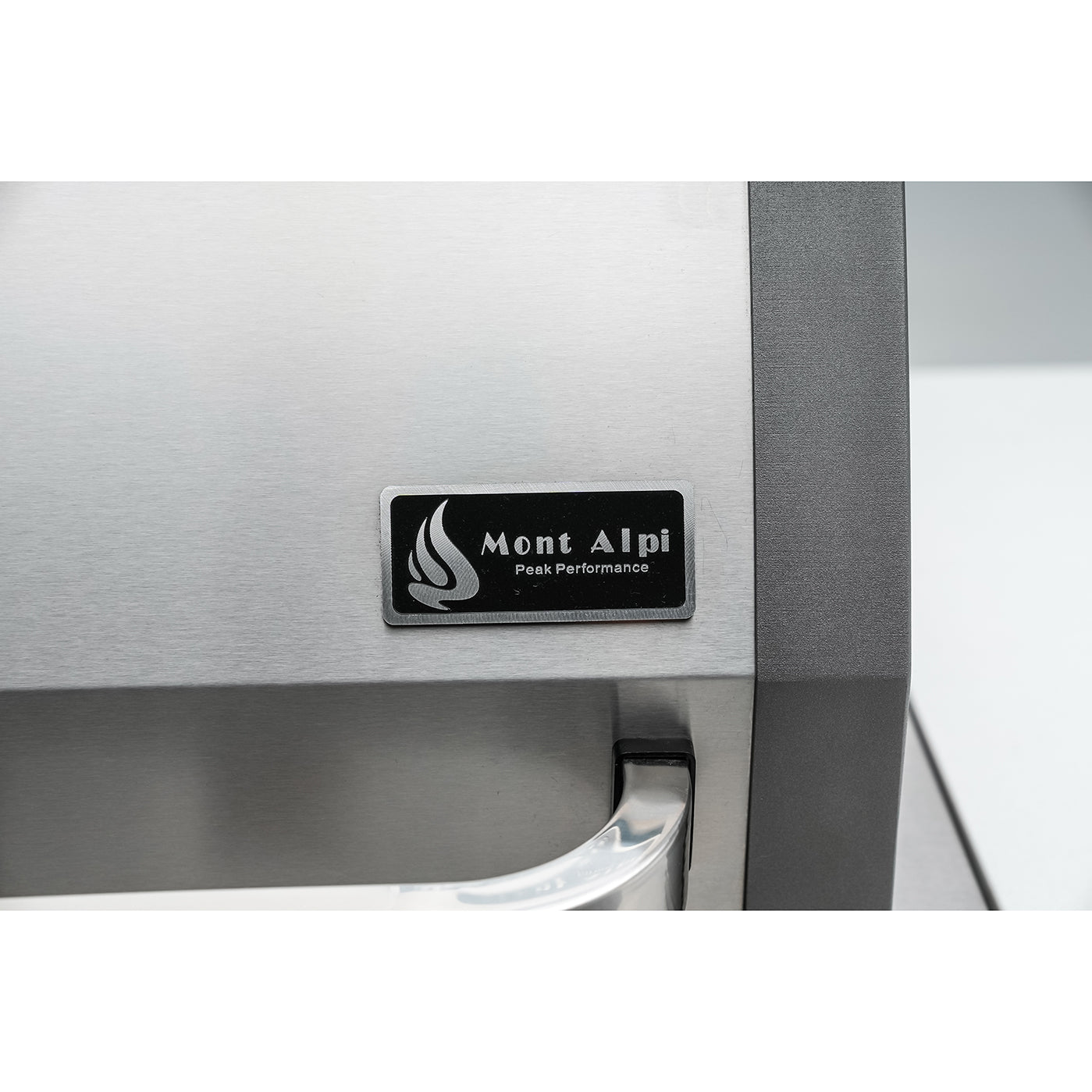Mont Alpi 400 Deluxe BBQ Grill Island with L-Shape, Beverage Center & Fridge - MAi400-D90BEVFC
